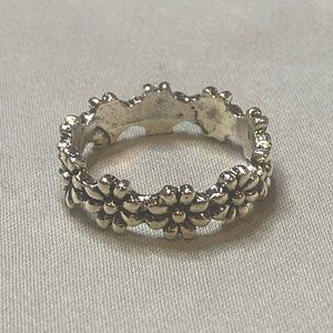 Daisy Chain Silver Boho Ring Stackable Flower Ring Grunge Goth Punk